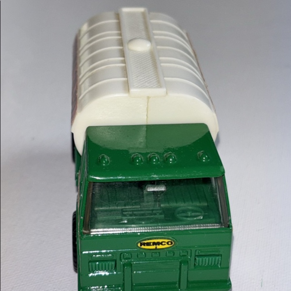 Remco 1988 Remco Town Oil Co Truck Green and White Toy Oil Truck - Picture 10 of 13